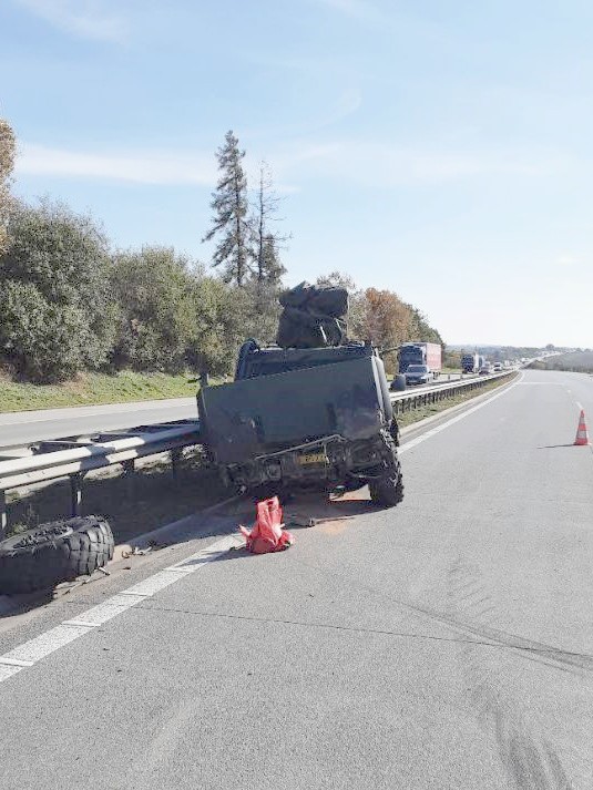 Na dálnici D1 u Měřína došlo k nehodě armádního vozidla
