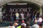 Na úplně posledním prázdninovém kulturním vystoupení na náměstí se poprvé ve Velkém Meziříčí představila skupina Accort.
