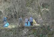 Dnes ve Velkém Meziříčí probíhala akce Čistá Vysočina. Odpadky úředníci městského úřadu sbírali kolem náhonu na Paloukách.