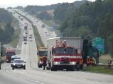 Po velké bouřce v sobotu v 18 hodin se stala nehoda kamionu na D1 u Jestřábce. Zasahovali i místní hasiči.