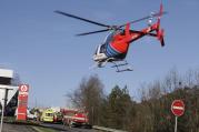 V 10.54 zraněného transportoval vrtulník záchranné služby.