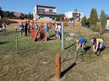 V Oslavici otevřeli nově zrekonstruované školní hřiště.