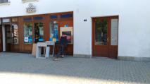 Bankomat ČSOB je kvůli stěhování pobočky mimo provoz. Nejbližší náhrada je u pošty.