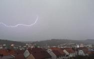 Před 17. hodinou se přehnala přes Meziříčí letošní první bouřka.