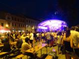 V sobotu večer se na náměstí do pozdních nočních hodin konala zábava pod lípami s kapelami Accort a Renovace Rock.