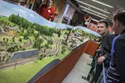 V suterénu ZUŠ začala prázdninová výstava modelové železnice.