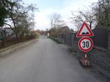 V horní části Oslavice na cestě k fotbalovému hřišti brzy začne výstavba kanalizace a cesta bude omezena.