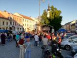 Na koncert Amarylis, který se konal na náměstí ve Velkém Meziříčí, se přišlo podívat spousta lidí.