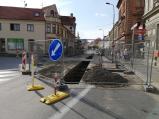 Aktuální situace rekonstrukce náměstí v Třebíči. Jejkovskou bránou neprojedete.