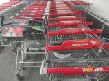 U Penny Marketu už najdete i nákupní vozíky konkurenčního obchodu Kaufland.