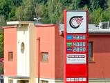 Ceny nafty na čerpacích stanicích ve Velkém Meziříčí opět rostou. Ještě včera se dala nafta pořídit za 42,80 Kč.