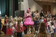 V pátek v Jupiter clubu potěšila děti Míša Růžičková se svým karnevalem.