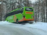 V sobotu večer došlo k nehodě autobusu na silnici 390 směrem od Kamenné k Tasovu před mostem přes řeku Oslavu.