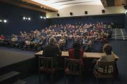 Zaplněný kinosál viděl nový dokumentární film Zrození knihy filmaře Libora Smejkala o Stanislavu Vodičkovi, uměleckém knihvazačovi a spisovateli, který je spojen s Tasovem a Velkým Meziříčím.