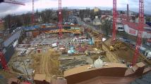 Jak roste nová multifunkční aréna v Jihlavě. Sledovat stavbu s pěti obřími jeřáby lze na https://kamery.gemo.cz/horackaarena/webcam1.jpg