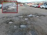 Po dešti vás nemůže ve Svitu přivítat nic jiného než hluboké výmoly ...