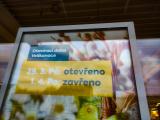 Jak bude otevřeno v obchodech o Velikonocích? Na Velký pátek mají všechny velké prodejny otevřeno. O Velikonočním pondělí naopak musí mít zavřeno.