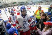 První ze dvou přípravných zápasů sehrála česká hokejová reprezentace U18 se Slovenskem na meziříčském zimním stadionu. Zápas skončil vítězstvím českého týmu. Diváků na stadionu bylo 679. O den později se hraje od 16 hodin odveta.