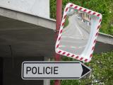 U odbočky z Třebíčské k policejní stanici přibylo nové dopravní zrcadlo.