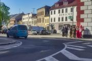 Po městě můžete potkat studenty v kostýmech. Drobným příspěvkem podpoříte jejich poslední zvonění.