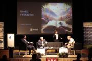 Týden filozofování začal. V den slavnostního zahájení hosté festivalu viděli potenciál umělé inteligence v praxi. O příležitostech a hrozbách AI hovořili Lenka Axlerová ze společnosti Microsoft a vědec z ČVUT prof. Ing. Vladimír Mařík, DrSc., dr.h.c.
