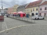 Dlouhý stůl na závěrečnou afterparty letošního filozofického festivalu se již chystá. 