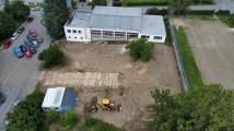 Knihovna pod intenzivní pracovní činností. 