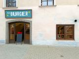 Na náměstí ve Velkém Meziříčí otevřel nový podnik EL BURGER. Nabízí BURGER (bacon-cheddar, BBQ trhané, blue cheese), TACOS, WAFLE atd.