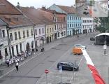 V neděli brzy ráno vyrazili věřící v průvodu na pouť do Netína. 