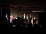 Nedělní večer v Jupiter clubu patřil hudbě. Konal se tradiční novoroční koncert Moravského klavírního tria s operními hosty. Součástí koncertu byl přípitek starosty.