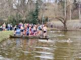 35 otužilců si přišlo zaplavat do rybníku pod Hotelem Amerika. Akci pořádalo Zdravé město Velké Meziříčí u příležitosti Dne vody.