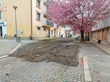 Ulice Kostelní je z velké části vyfrézována. Aktuálně se frézuje výjezd z náměstí - ulice Komenského.