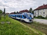 Na zastávce ve Velkém Meziříčí byl vidět nový vlak RegionFox.