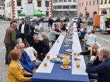 V úterý večer se na náměstí konala tradiční afterparty Evropského festivalu filozofie.