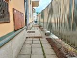 Vozíčkáři a starší lidé to mají poslední dobou při rekonstrukci hodně složité. Přeskákat tuto opičí u kostela dráhu dá zabrat.