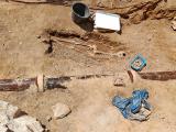Archeologové při rekonstrukci náměstí odkrývají kolem kostela jednu kostru za druhou.