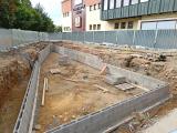 Pokračuje stavba vsakovacího objektu u obchodního domu KOTVA.