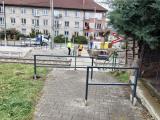 U železniční zastávky na Družstevní byl instalován bezpečnostní prvek u přechodu přes koleje.