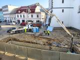 Dnes proběhlo betonování vsakovacího objektu pod kostelem.