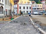 14.7.2026 - Buduje se komunikace k radnici na spodní straně náměstí. Autor: -mk- Buduje se komunikace k radnici na spodní straně náměstí.