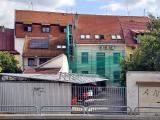 20.7.2026 - Budova nové radnice prochází rekonstrukcí (oprava toalet, kuchyněk, podlah v chodbách a další). Ve středu 22. července by měl být provoz v budově nové radnice opět obnoven.
Autor: -mk- Budova nové radnice prochází rekonstrukcí (oprava toalet, kuchyněk, podlah v chodbách a další). Ve středu 22. července by měl být provoz v budově nové radnice opět obnoven.