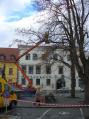 Velkomeziříčské náměstí se připravuje vánoční stětýlka na lípách
