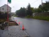 Pozor na dopravní omezení za zatáčkou na ulici Třebíčská.