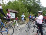 Necelá dvacítka cyklistů dnes vyrazila na obhlídku nové naučké stezky v Nesměřském údolí. V cíli na zdatné bikery čekala užitečná odměna.
