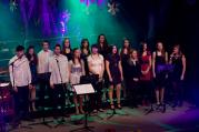 Studentský pěvecký sbor Harmonie byl dalším, kdo přispěl k vánoční atmosféře na koncertě v Jupiter clubu.