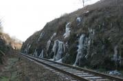 Také letos jsou na skalách u trati v Čechových sadech vidět překrásné ledopády.