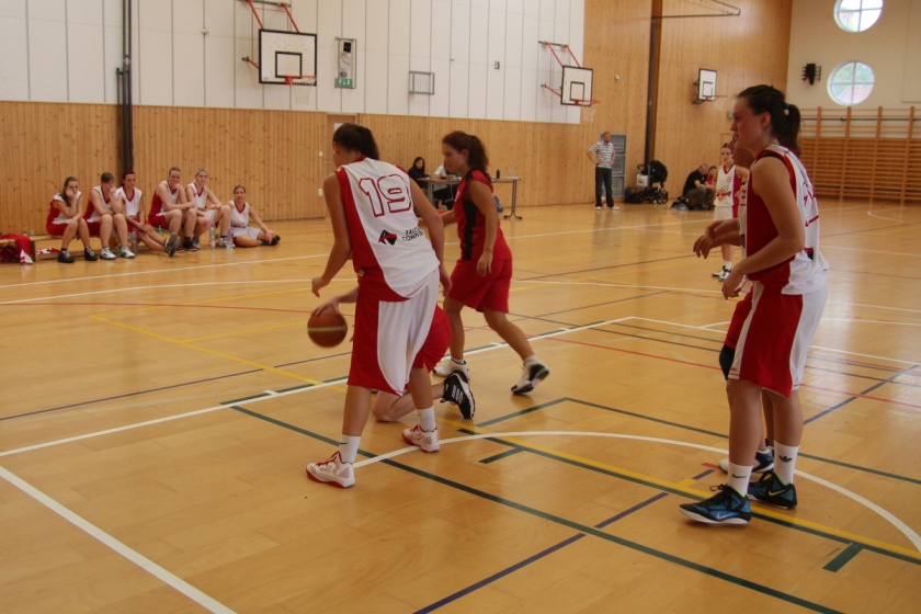Basketbal: Vítězná premiéra týmu žen