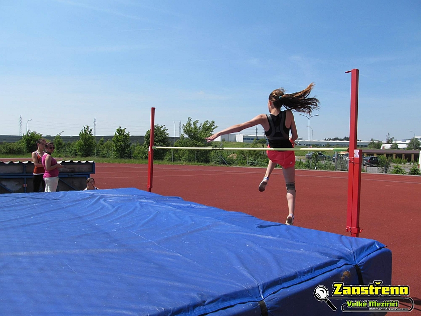 Školní sport: Atletický čtyřboj foto: Matěj Měrtl