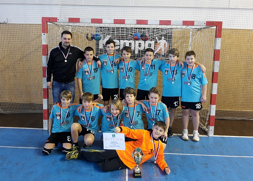 Mladší žáci získali pohár za třetí místo na turnaji Gorivo Cup v Novém Veselí