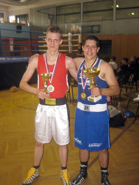 Mezinárodní turnaj Třeboň 2015 - boxer Hrádek vlevo.